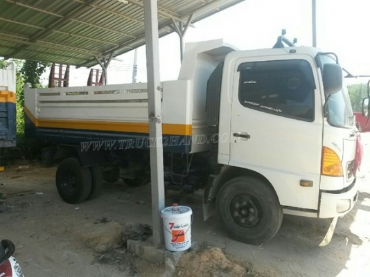 รถบรรทุก 6 ล้อดัมพ์ HINO MEGA ขนาด 150 แรงม้า กระบะดั๊มสามมิตร