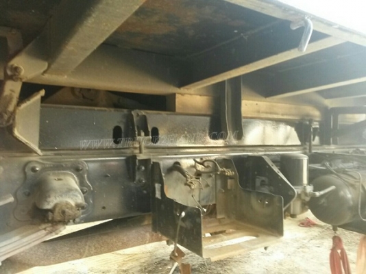 รถบรรทุก 6 ล้อดัมพ์ HINO MEGA ขนาด 150 แรงม้า กระบะดั๊มสามมิตร