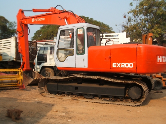 ขายรถแม็คโคร ฮิตาชิ EX200-2 เครื่องยนต์อีซูซุ 6BG turbo มีลายหัวแย็ก สภาพดีพร้อมใช้งาน