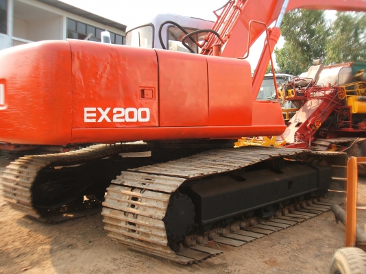 ขายรถแม็คโคร ฮิตาชิ EX200-2 เครื่องยนต์อีซูซุ 6BG turbo มีลายหัวแย็ก สภาพดีพร้อมใช้งาน