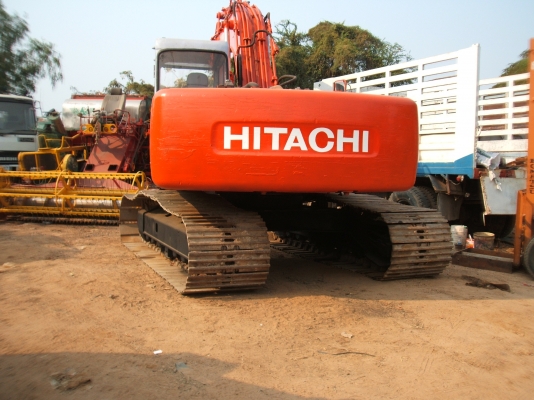 ขายรถแม็คโคร ฮิตาชิ EX200-2 เครื่องยนต์อีซูซุ 6BG turbo มีลายหัวแย็ก สภาพดีพร้อมใช้งาน