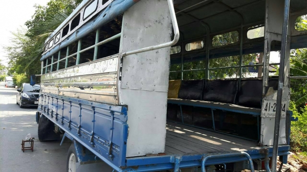 หกล้อ อีซูชุ NPR110เกียร์สั้น มีหลังคา รับส่ง นักเรียน&พนักงาน สภาพดีสวยพร้อมใช้ เล่มทะเบียนพร้อมโอน หกล้อ อีซูชุ NPR110เกียร์สั้น มีหลังคา รับส่ง นักเรียน&พนักงาน สภาพดีสวยพร้อมใช้ เล่มทะเบียนพร้อมโอน