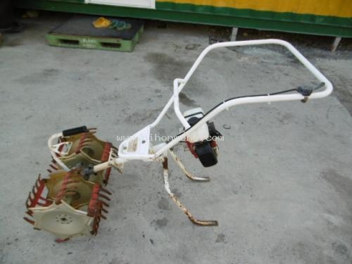 เครื่องกำจัดวัชพืชในร่องข้าว    MARUYAMA  MKC-304 รหัสสินค้า : 80803349  ติดต่อ คุณปัญญา Tel.086-8150487  www.nihonmono.com