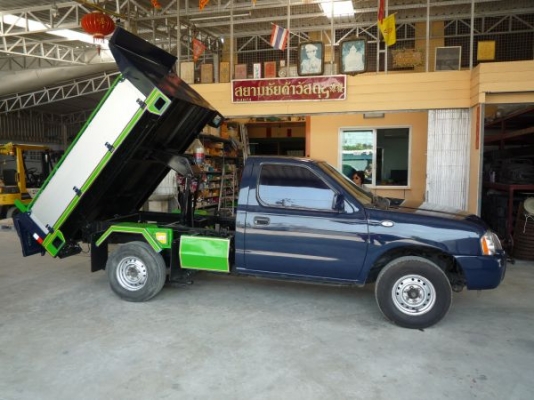 นิสสันดั้มพ์  มือแรก