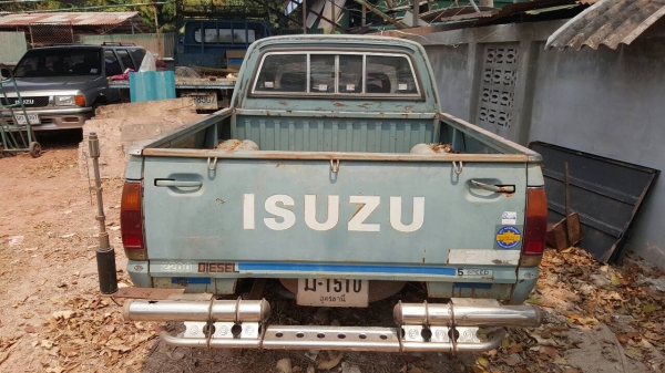 ขาย รถกระบะ 4 ประตู ISUZU KB2200 เดิมบางทั้งคัน ออกห้างมือเดียว คัสซีสวยตลอดเส้น พวงมาลัยพาวเวอร์ แอร์ครบ ทะเบียนพร้อมโอนครับ