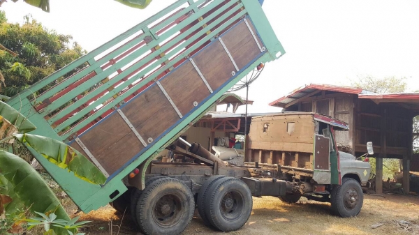 ขาย 10 ล้อดั้ม หัวยาว 2 เพลา ช่วงล่างใหญ่จัมโบ้ เครื่อง EH700 168 แรงม้า เกียร์ร็อค สโลว์อินเตอร์ คานหน้าใหญ่ พวงมาลัยพาวเวอร์ ทะเบียนพร้อมโอนครับ