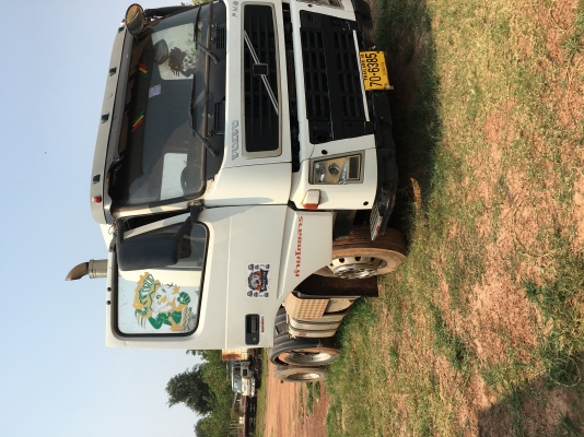 ลากจูงVOLVO 340.  FM 9เฉพาะหัวเล่มพร้อม