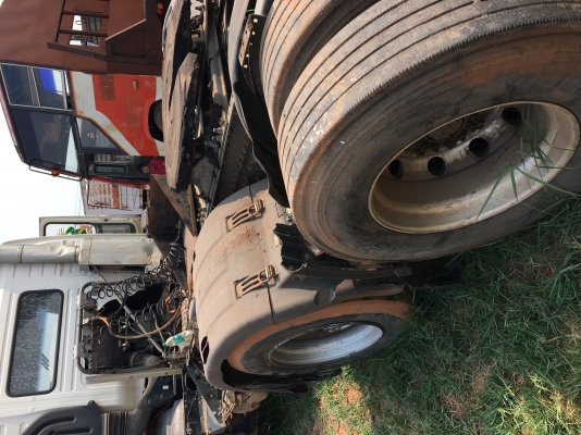 ลากจูงVOLVO 340.  FM 9เฉพาะหัวเล่มพร้อม