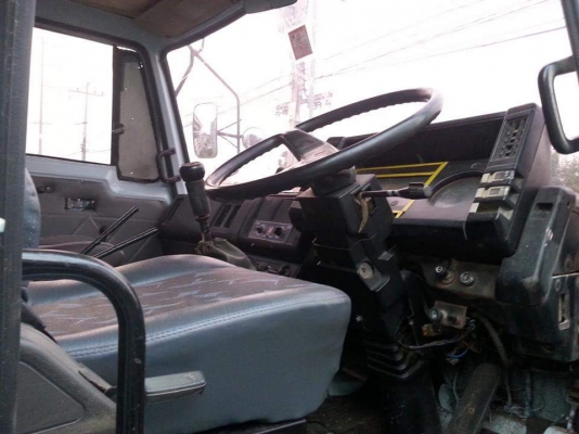 ขายรถ10ล้อ ดั้ม2เพลา ร็อกกี้210แรง พ.เพาเวอร์ เบรกทิฟฟี่ ภายในสวย แอร์เย็น ยางดีพร้อมใช้งาน เอกสารพร้อมโอน ราคา1,050,000 สนใจโทร 090-8588220คุณนะ 093-3258446คุณบิว หรือเข้าดูสินค้าอื่นๆได้ที่ www.truck.in.th/498 หรือเพจFacebook ณรงค์ ซื้อขายรถมือสอง (เว็บ