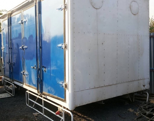 ขายด่วน ตู้แห้ง 10 บานความยาว 4.60 เมตรสภาพดีพร้อมติดตั้งพร้อมใช้งานได้เลยครับ ถอดจากรถบรรทุกหกล้อ NPR 120 ราคาต่อรองได้ครับ