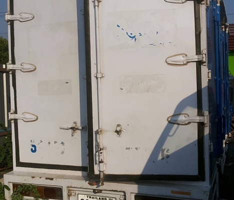 ขายด่วน ตู้แห้ง 10 บานความยาว 4.60 เมตรสภาพดีพร้อมติดตั้งพร้อมใช้งานได้เลยครับ ถอดจากรถบรรทุกหกล้อ NPR 120 ราคาต่อรองได้ครับ