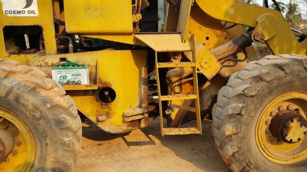 ขาย รถตัก KOMATSU JH63 เอวอ่อน ต่อแขนเรียบร้อยแล้ว ขาย รถตัก KOMATSU JH63 เอวอ่อน ต่อแขนเรียบร้อยแล้ว