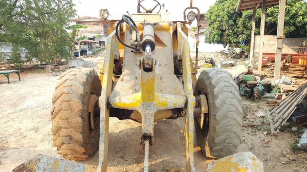 ขาย รถตัก KOMATSU JH63 เอวอ่อน ต่อแขนเรียบร้อยแล้ว ขาย รถตัก KOMATSU JH63 เอวอ่อน ต่อแขนเรียบร้อยแล้ว