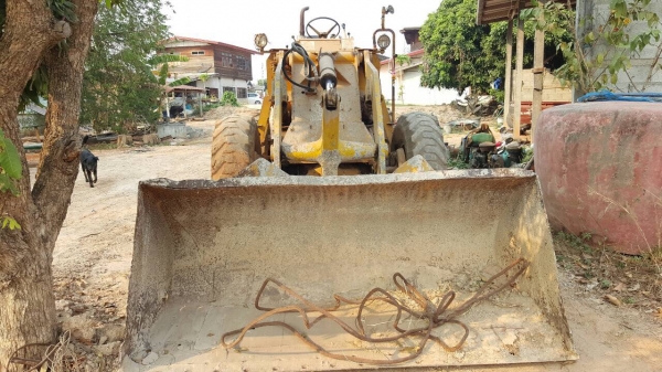 ขาย รถตัก KOMATSU JH63 เอวอ่อน ต่อแขนเรียบร้อยแล้ว ขาย รถตัก KOMATSU JH63 เอวอ่อน ต่อแขนเรียบร้อยแล้ว