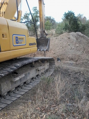 ขายครับ PC 200-8 ปี 56 ทำงาน 4 พันกว่าชั่วโมง สนใจติดต่อ แชมป์ 0817796679 ครับ