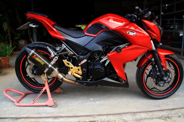 ขาย Z 250 ปี 2013 แดง ท่ออะคาโบวิด ทะเบียนพร้อมโอน 94000