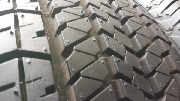 ยางป้ายแดง265 65 17 ค้างปีถูกๆใช้คุ้ม