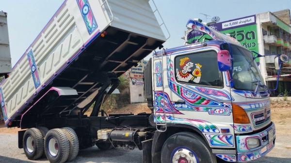 ขายรถบรรทุกสิบล้อดัมพ์ Hino mega เครื่อง 260 แรง ปี 47 กระบะดัมพ์สามมิตร ยางใหม่ รถสวยพร้อมใช้งาน