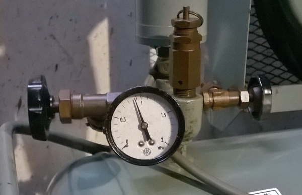 **ขายถูกๆครับ**ปั้มลมมือสองจากญี่ปุ่น HITACHI-BEBICON 7.5 แรง  พร้อมใช้งานครับ