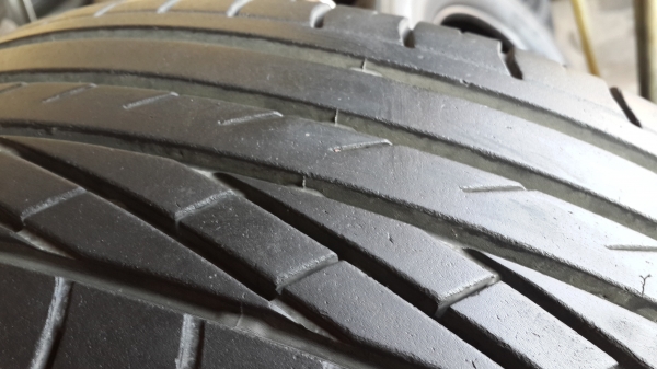 ยางเปอร์เซ็น 195 65 15 สวยมากๆใช้คุ้ม