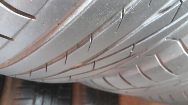 ยางเปอร์เซ็น 195 65 15 สวยมากๆใช้คุ้ม