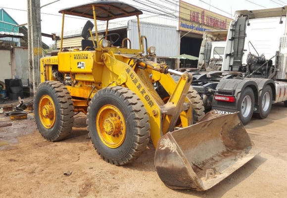 ขาย รถตัก KOMATSU JH30 สภาพสวยพร้อมใช้งาน