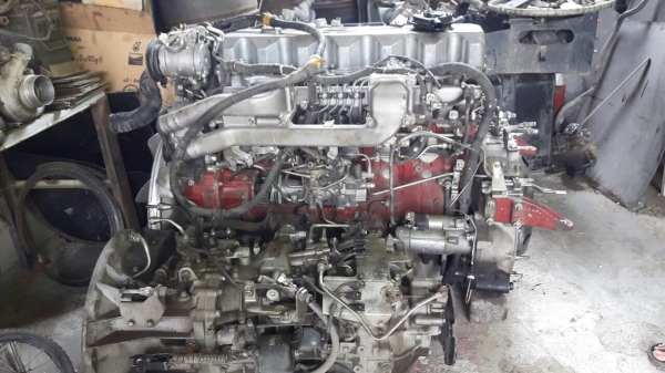 ขายครับเครื่อง 2P 380 hp และเกียร์ ศูนย์แท้ รายระเอียดติดต่อ 0817796679 แชมป์คนเดิมครับ