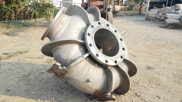 หัวปั้มน้ำสแตนเลส เข้า 10"- 8" ใช้กับมอเตอร์ 75 HP. สภาพสวยสดใหม่วิ่งเงียบพร้อมใช้งาน