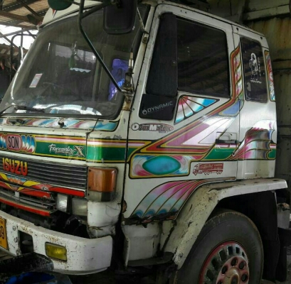 หกล้อ อีซูซุ FTR11L175 ช่วงยาว6.20ม สภาพดีสวยเดิมๆพร้อมใช้งาน ทะเบียนพร้อมโอน