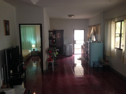 บ้านชั้นเดียวในเมือง ติดถนนน้ำไม่ท่วมเครื่องบินไม่ผ่าน