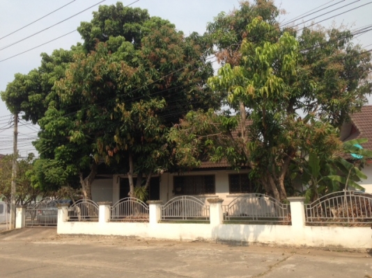 บ้านชั้นเดียวในเมือง ติดถนนน้ำไม่ท่วมเครื่องบินไม่ผ่าน