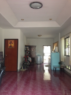 บ้านชั้นเดียวในเมือง ติดถนนน้ำไม่ท่วมเครื่องบินไม่ผ่าน