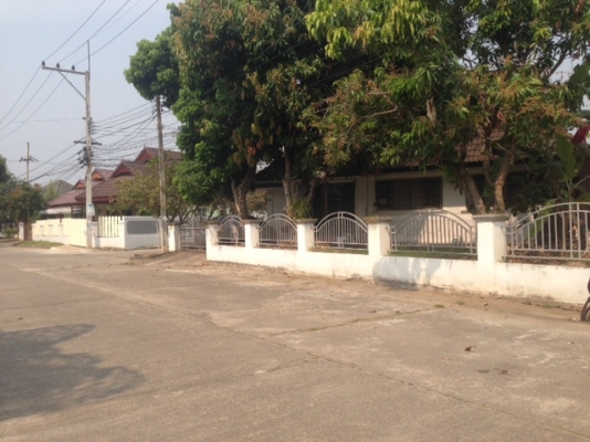 บ้านชั้นเดียวในเมือง ติดถนนน้ำไม่ท่วมเครื่องบินไม่ผ่าน