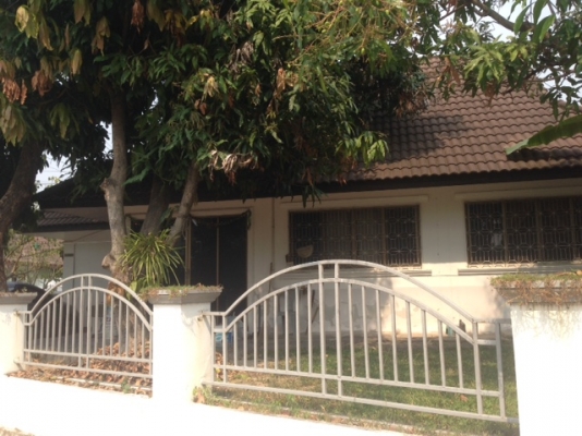 บ้านชั้นเดียวในเมือง ติดถนนน้ำไม่ท่วมเครื่องบินไม่ผ่าน