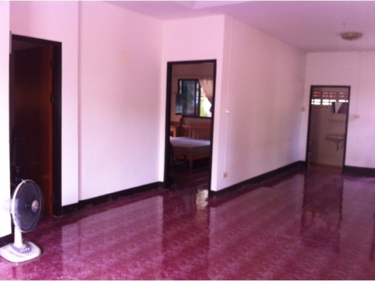 บ้านชั้นเดียวในเมือง ติดถนนน้ำไม่ท่วมเครื่องบินไม่ผ่าน