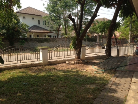 บ้านชั้นเดียวในเมือง ติดถนนน้ำไม่ท่วมเครื่องบินไม่ผ่าน