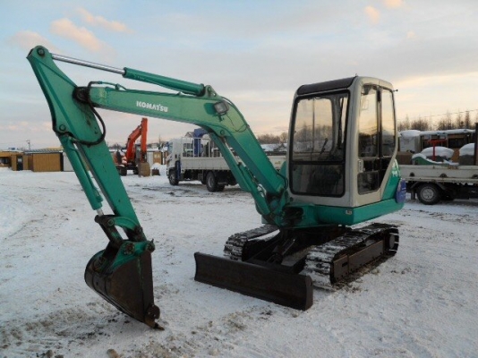 KOMATSU PC 30-7 นำเข้าจากญี่ปุ่น สวยมาก พร้อมใช้ โทร.090-986-2521 อ๊อบ