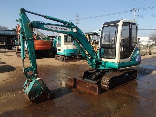 Komatsu pc30-7 นำเข้าจากญี่ปุ่น สวย พร้อมใช้ โทร.090-986-2521 อ๊อบ