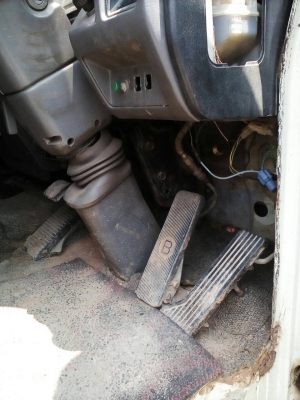 หกล้อ ฮีโน่ FG 210แรง ติดเครน ทานาโด 4ตัน 3ปอก 2ชัก สภาพดีพร้อมใช้ เล่มทะเบียนพร้อมโอน