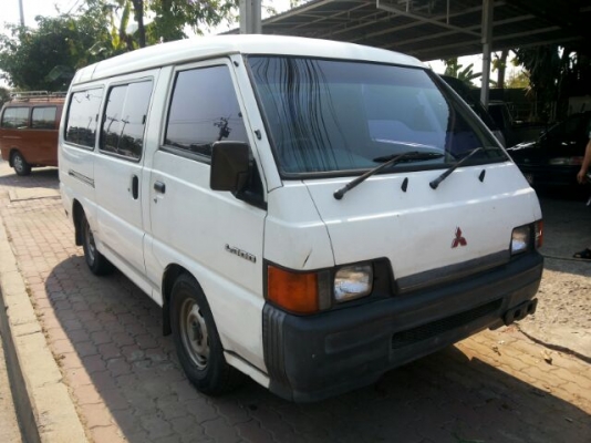 MITSU รถตู้ มือ1 ประตูคู่ วิ่งน้อย ๑ แสนโล