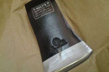 ขายหัวขวาน HULT'S CELEBRATED AXES. MADE IN SWEDEN.