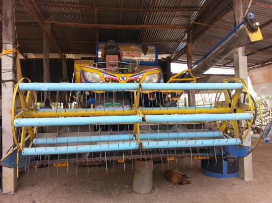 ขายรถเกี่ยวข้าว เกษตรพัฒนา จ้าวช้างไวไฟ ช่วงล่างดี ตัวเดิน12 เครื่อง225แรง อุ้ม2.5ตัน สภาพสวยพร้อมใช้งาน สนใจโทร 090-8588220คุณนะ 093-3258446คุณบิว หรือเข้าดูสินค้าอื่นๆได้ที่ www.truck.in.th/498 หรือเพจFacebook ณรงค์ ซื้อขายรถมือสอง (เว็บไซต์ส่วนตัว) หรื