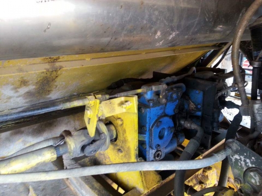 ขายรถเกี่ยวข้าว เกษตรพัฒนา จ้าวช้างไวไฟ ช่วงล่างดี ตัวเดิน12 เครื่อง225แรง อุ้ม2.5ตัน สภาพสวยพร้อมใช้งาน สนใจโทร 090-8588220คุณนะ 093-3258446คุณบิว หรือเข้าดูสินค้าอื่นๆได้ที่ www.truck.in.th/498 หรือเพจFacebook ณรงค์ ซื้อขายรถมือสอง (เว็บไซต์ส่วนตัว) หรื