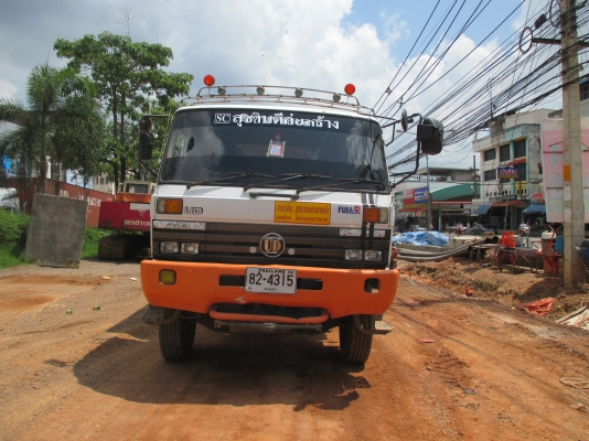 ขายรถยี่ห้อ  NISSAN รุ่น CWM430MHR  สนใจติดต่อ 089-6551506