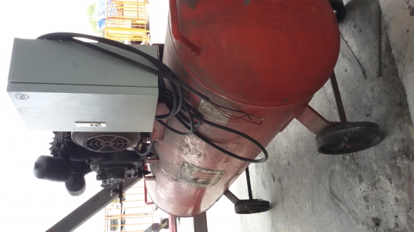 ขายด่วน ปั้มลม 5 แรง ขายด่วน ปั้มลม 5 แรง