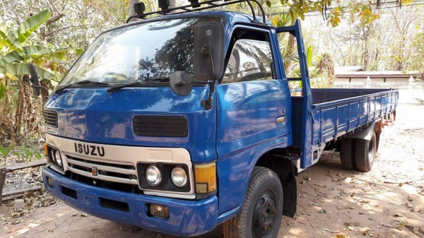 ขาย6ล้อบรรทุก isuzu ks 110แรงม้า กระบะ5เมตร ยกหัวได้พร้อมใช้ ราคาลดได้ โทรมาคุยกัน