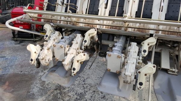 รถดำนา 5 แถว มิซู ระบบไฟฟ้าปรับเอียงซ้ายขาว มีตัวเก็บหญ้า พ่นปุ๋ย รหัสสินค้า Y - 6 รถดำนา 5 แถว มิซู ระบบไฟฟ้าปรับเอียงซ้ายขาว มีตัวเก็บหญ้า พ่นปุ๋ย รหัสสินค้า Y - 6