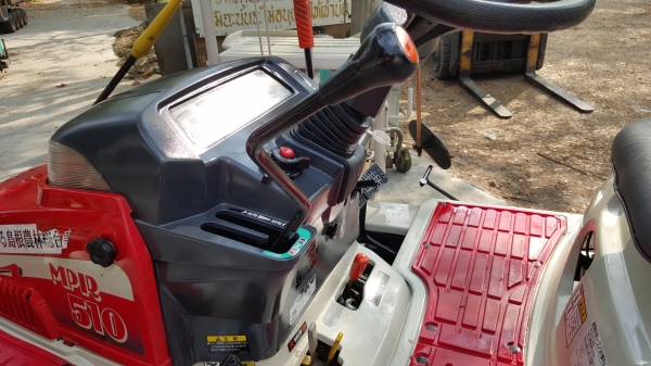 รถดำนา 5 แถว มิซู ระบบไฟฟ้าปรับเอียงซ้ายขาว มีตัวเก็บหญ้า พ่นปุ๋ย รหัสสินค้า Y - 6 รถดำนา 5 แถว มิซู ระบบไฟฟ้าปรับเอียงซ้ายขาว มีตัวเก็บหญ้า พ่นปุ๋ย รหัสสินค้า Y - 6