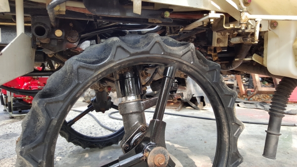 รถดำนา 5 แถว มิซู ระบบไฟฟ้าปรับเอียงซ้ายขาว มีตัวเก็บหญ้า พ่นปุ๋ย รหัสสินค้า Y - 6 รถดำนา 5 แถว มิซู ระบบไฟฟ้าปรับเอียงซ้ายขาว มีตัวเก็บหญ้า พ่นปุ๋ย รหัสสินค้า Y - 6