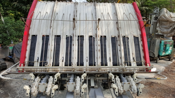 รถดำนา 5 แถว มิซู ระบบไฟฟ้าปรับเอียงซ้ายขาว มีตัวเก็บหญ้า พ่นปุ๋ย รหัสสินค้า Y - 6 รถดำนา 5 แถว มิซู ระบบไฟฟ้าปรับเอียงซ้ายขาว มีตัวเก็บหญ้า พ่นปุ๋ย รหัสสินค้า Y - 6